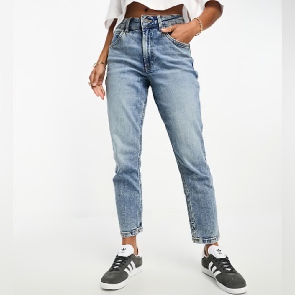 ASOS DESIGN Petite Slim Fit Comfort High Rise Vintage Mom Jeans Mid Blue 24/26